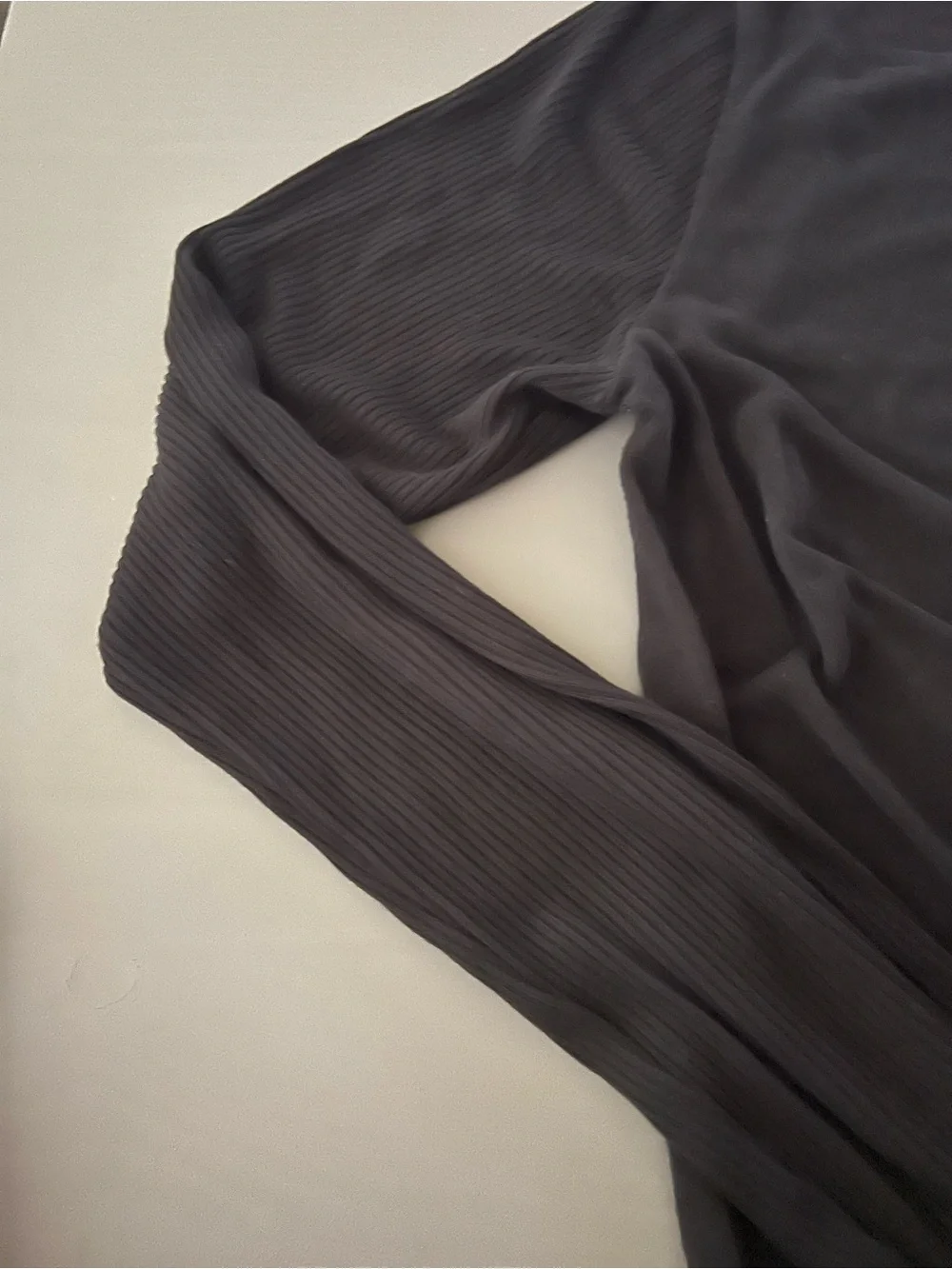 ALO Yoga Black Rib-Sleeve Light Shirt
